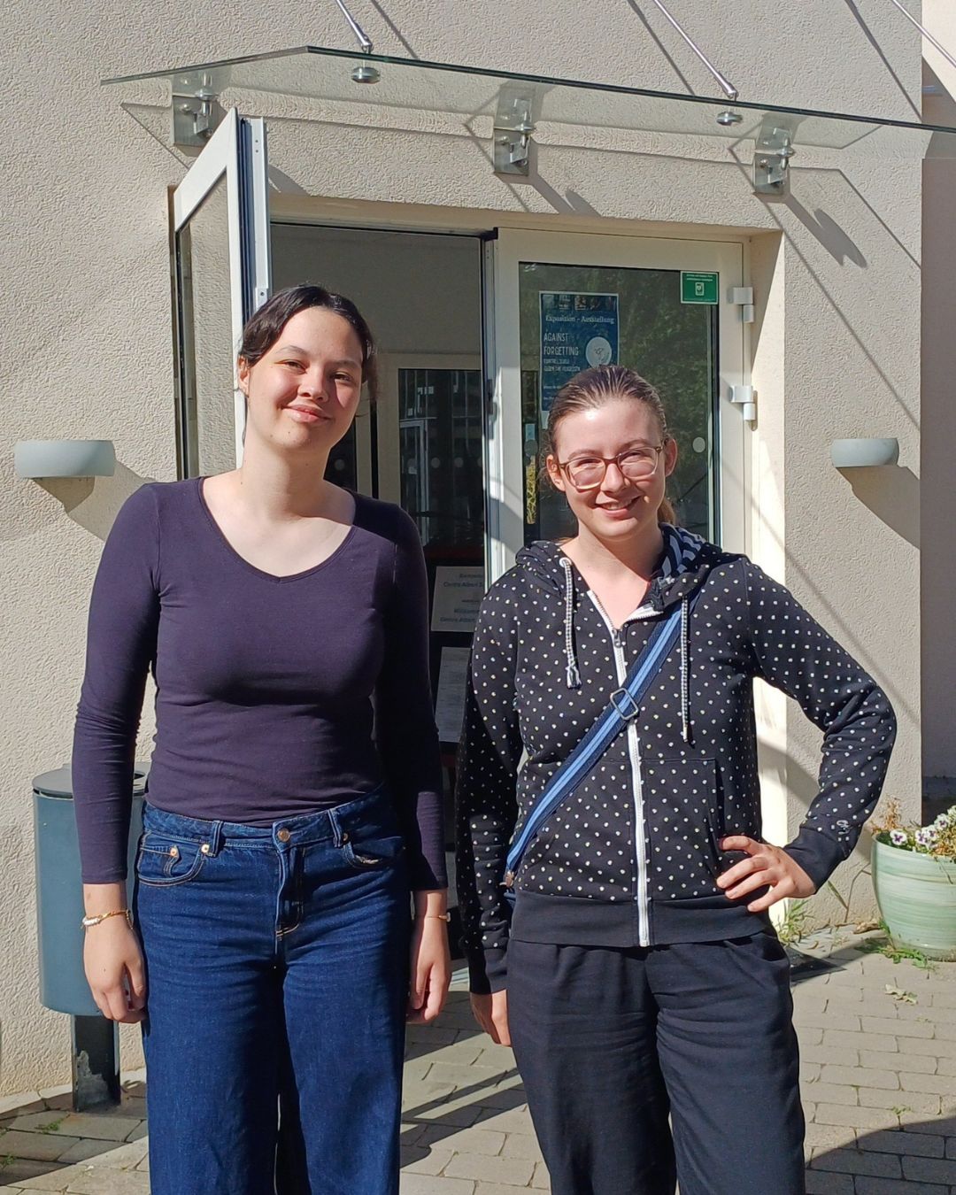 À gauche : Magdalena Ott / À droite : Sonia von Focht