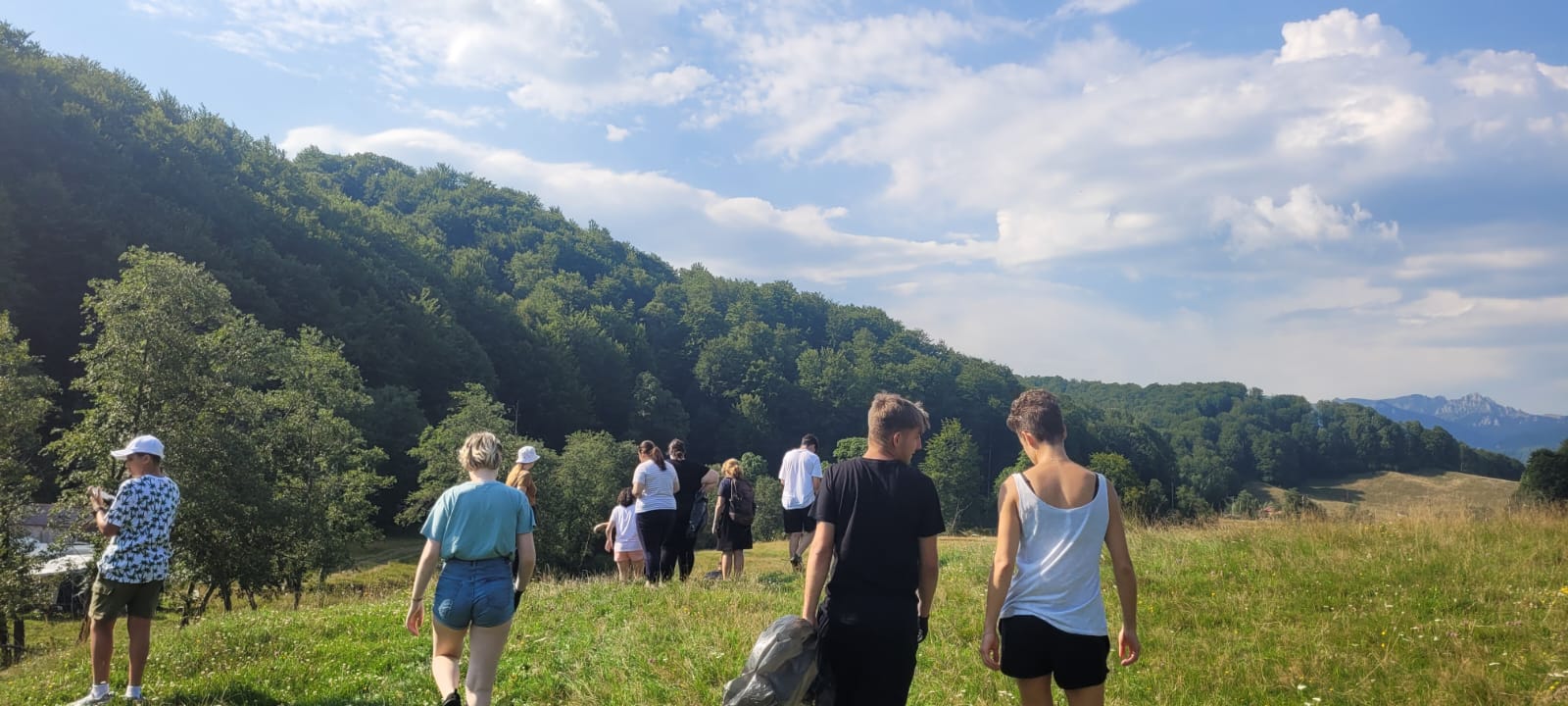 Balade du groupe trinational dans la campagne roumaine