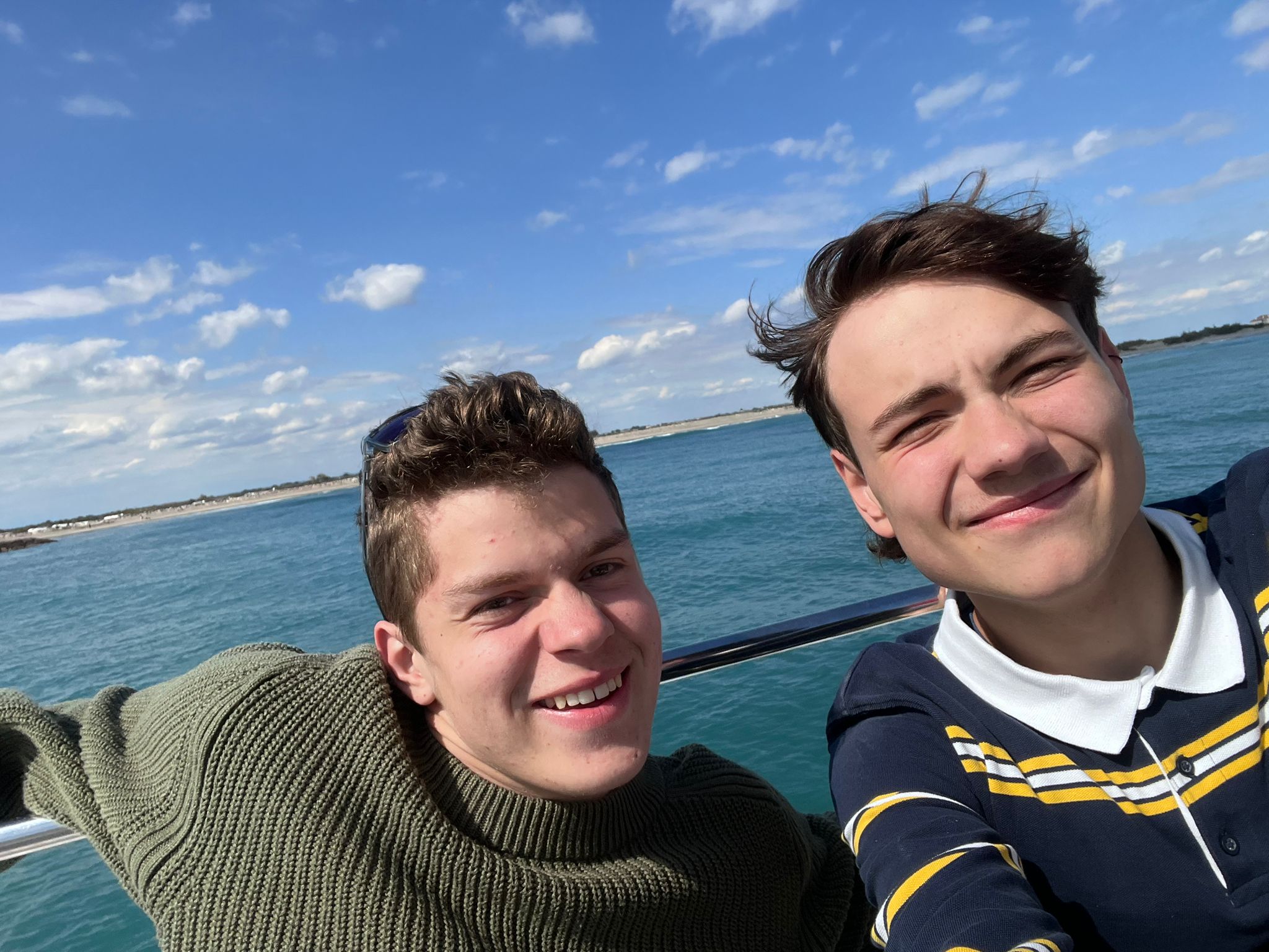 Fabian (à gauche) et Peter, le fils de sa famille d'accueil française