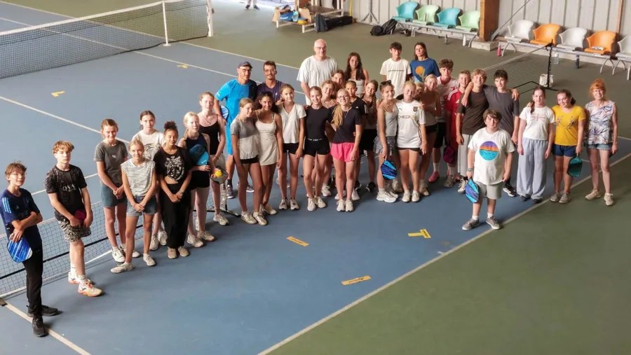 Les jeunes français et allemands au Tennis club de Fouesnant